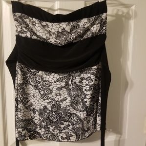 Women's black and white tube top